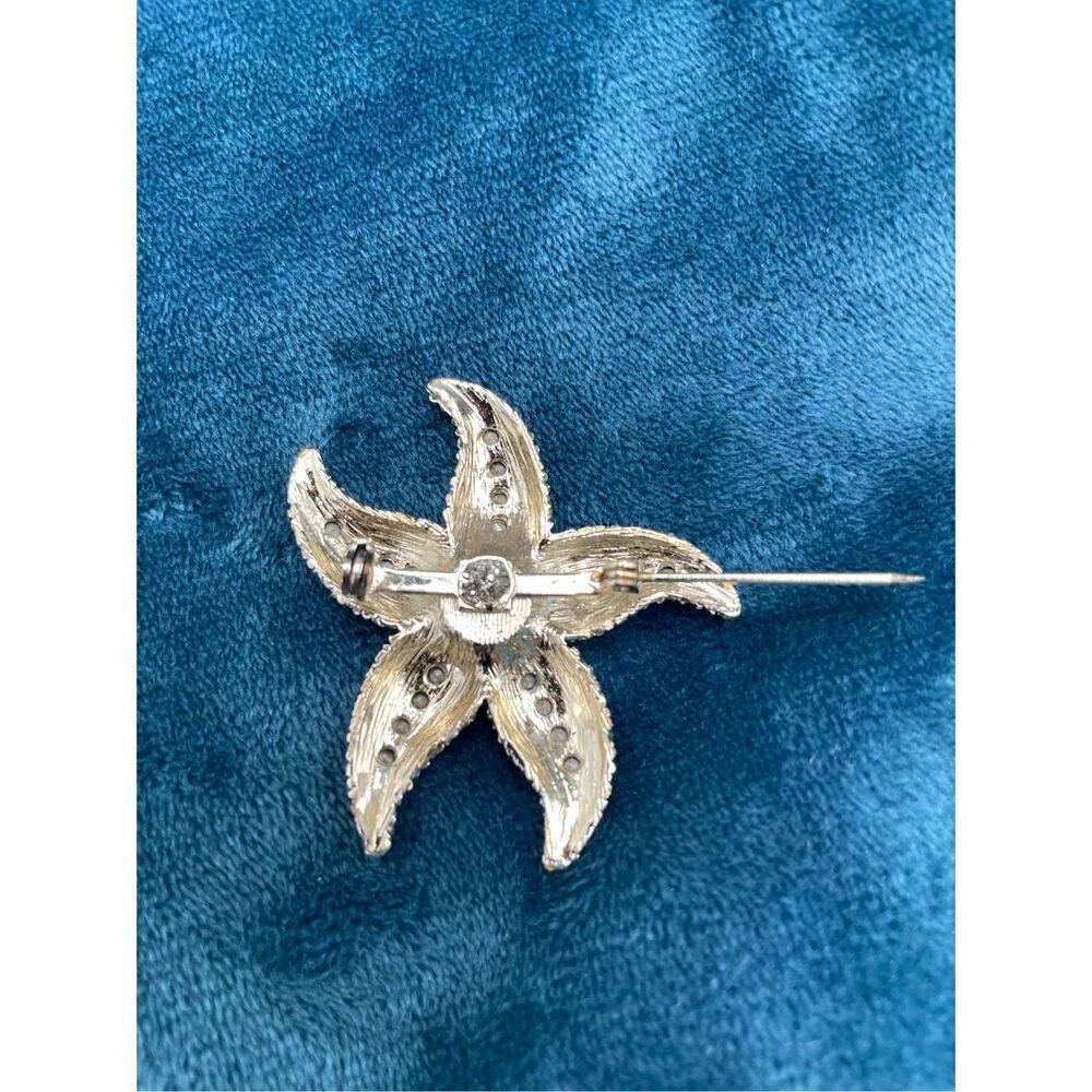 Vintage Gold Tone Starfish Brooch Pin Pearl Rhinestones 2" Fashion Jewelry - Picture 3 of 5